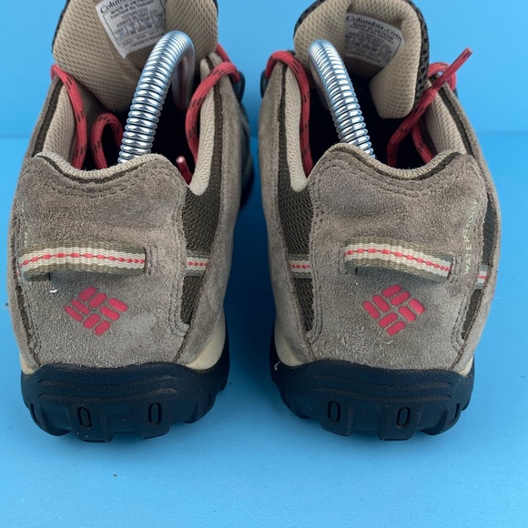 Columbia Hiking Shoes. - Picture 5 of 8